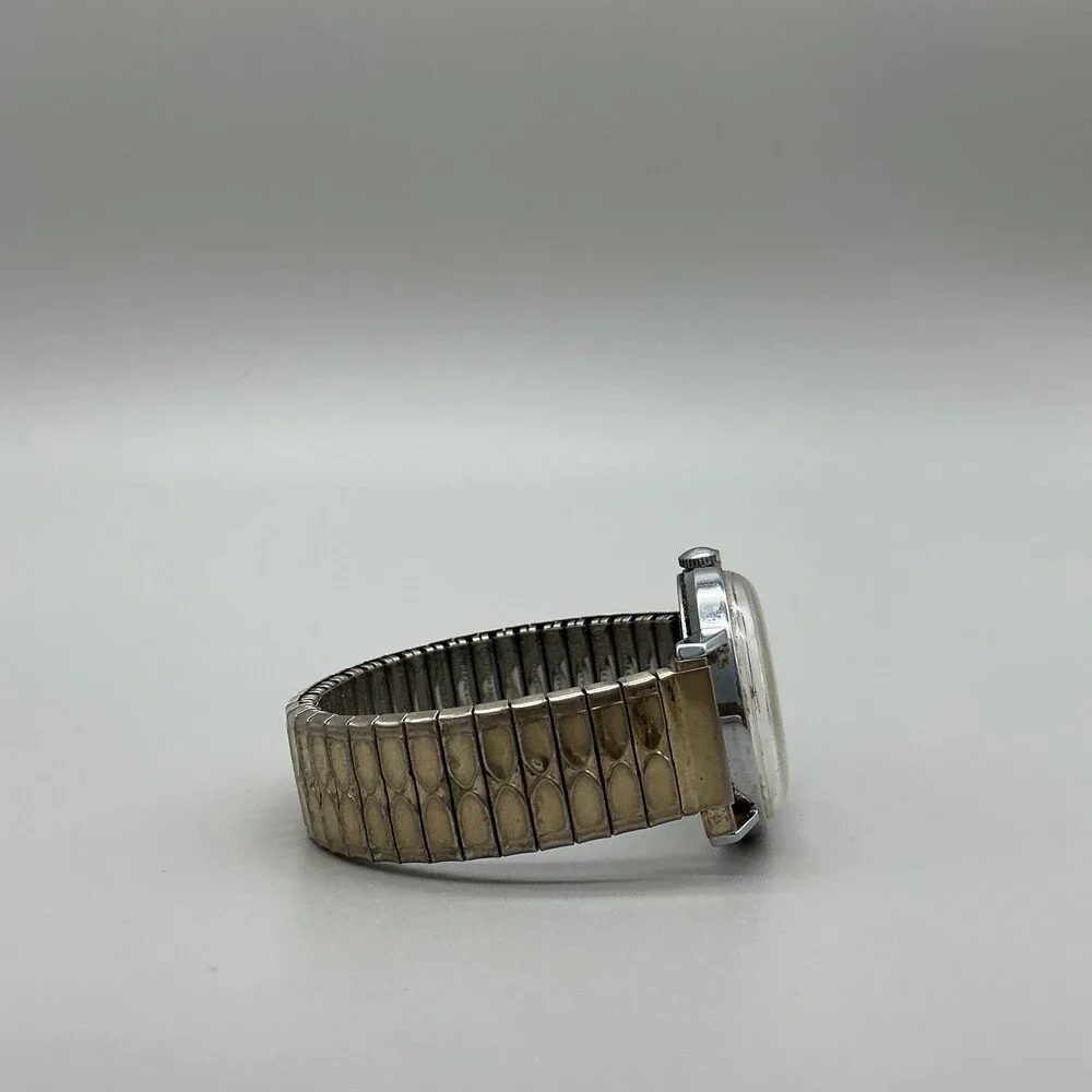 Vintage Timex Mens Watch 35mm White Dial Manual Wind Gold Expansion Bracelet